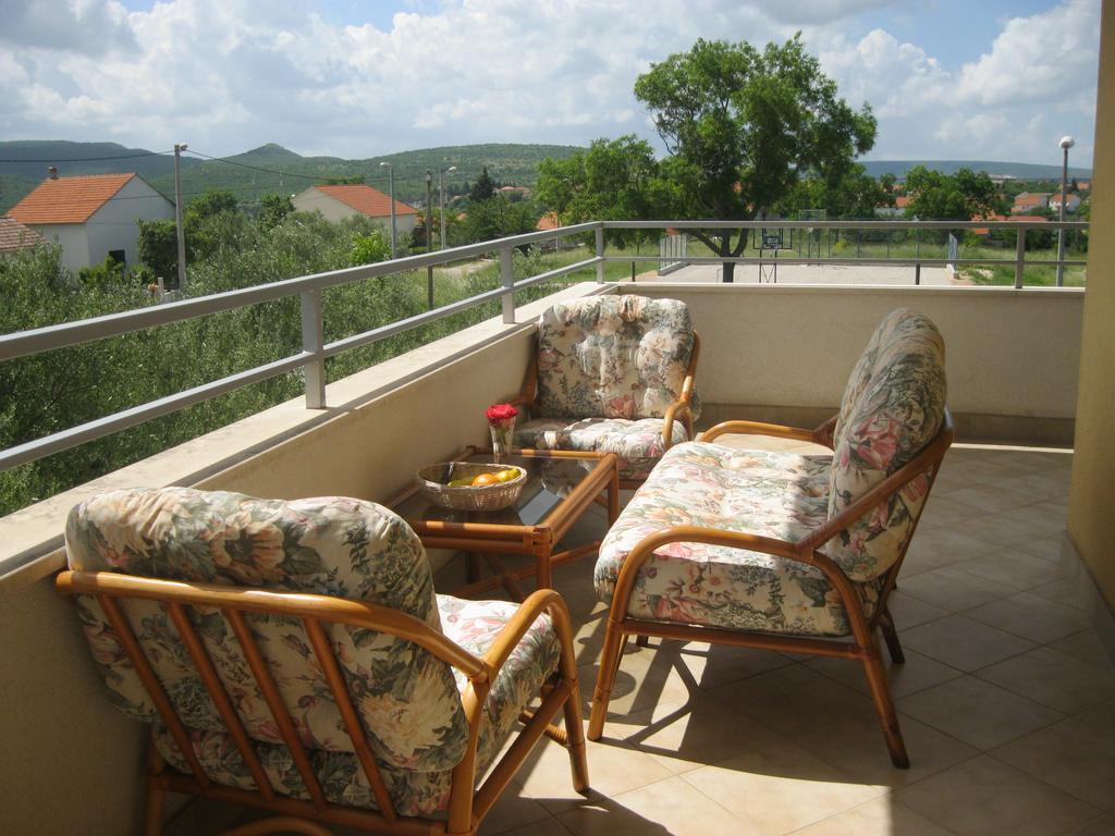 Apartment Promona Drniš Exterior foto
